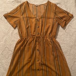 Short-Sleeved Yellow Dress